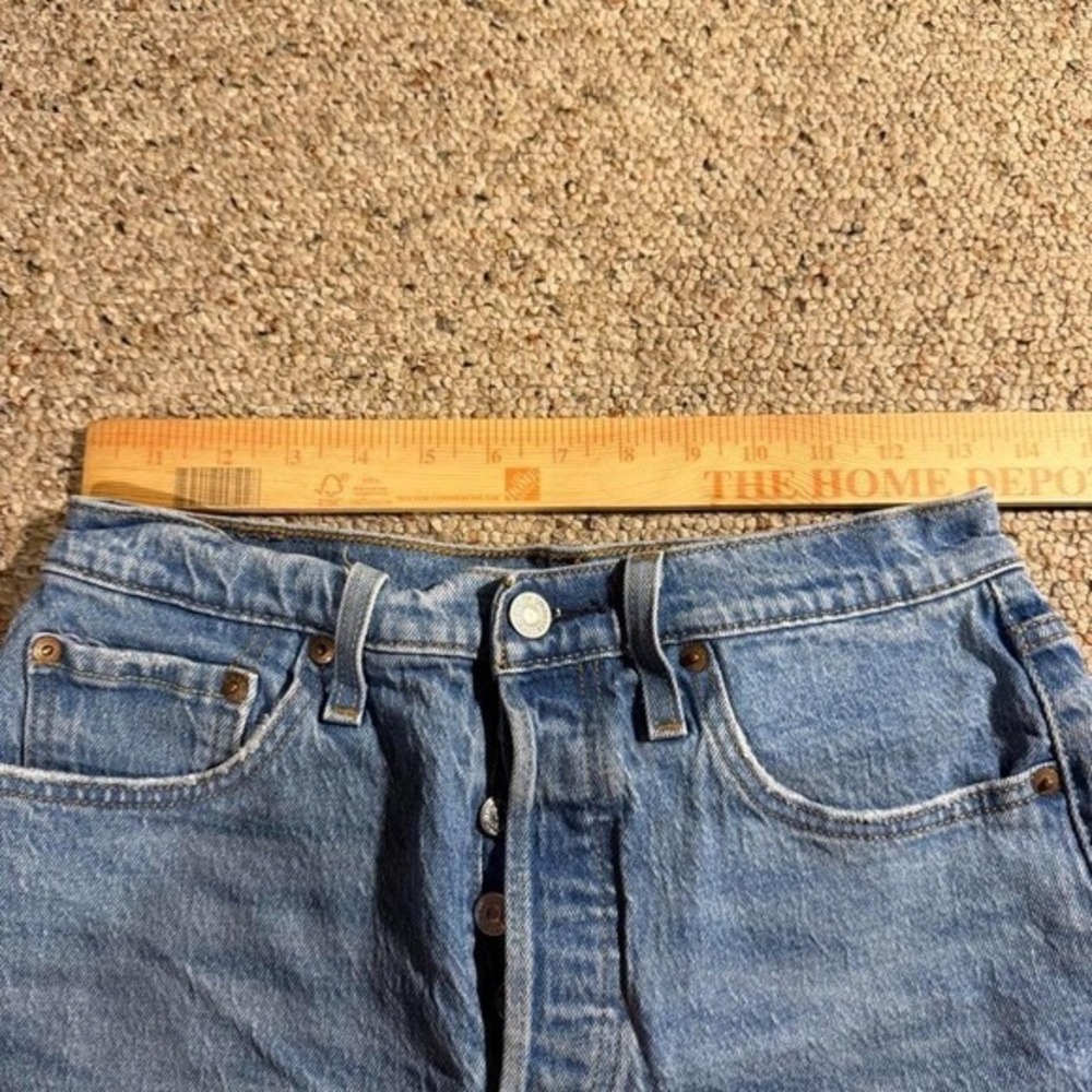 Vintage Levi's 501 XX light wash denim cutoff shorts button fly raw hem - Picture 4 of 6